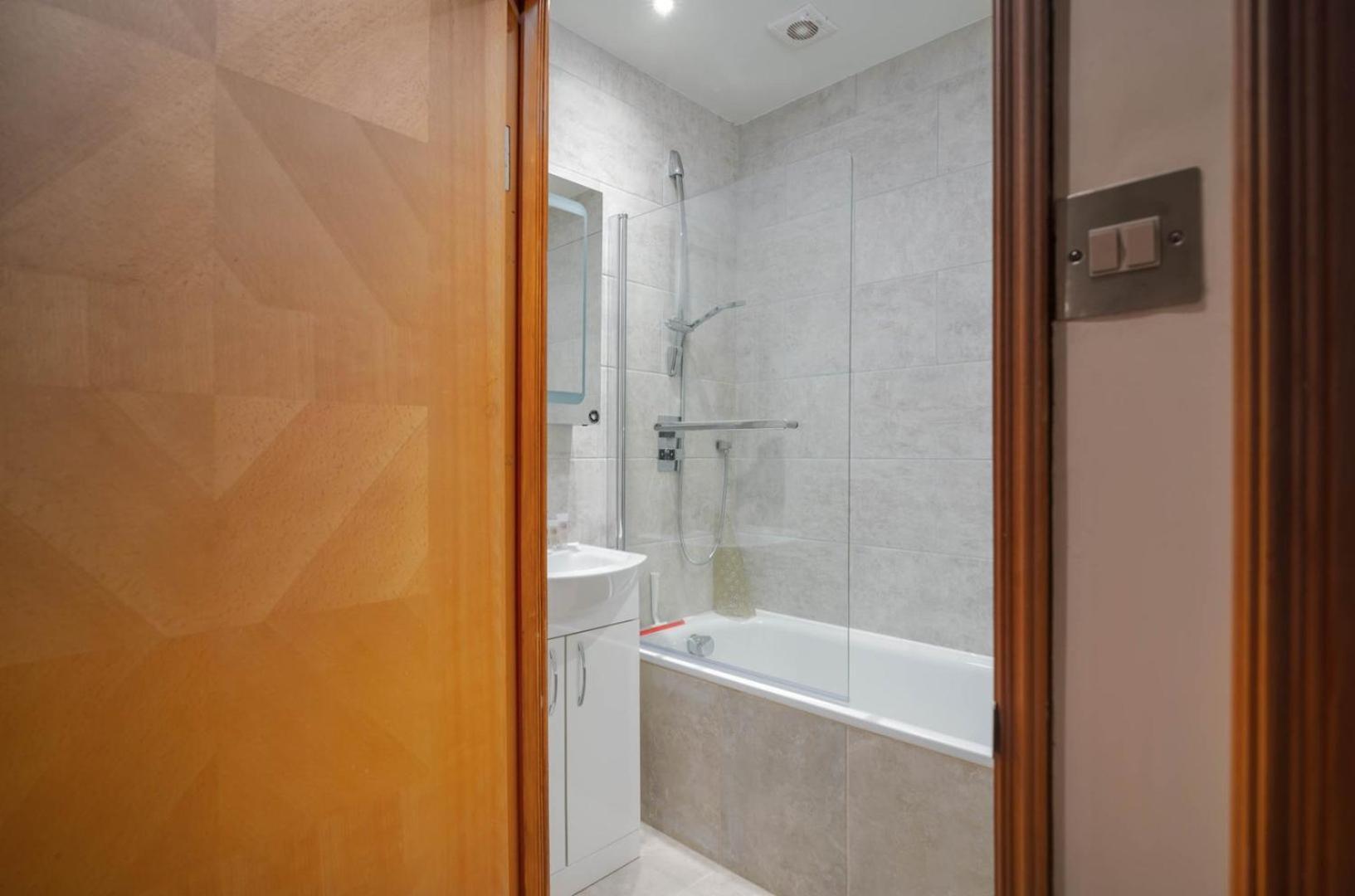 ロンドンGuestready - Central Converted Mews In Bayswaterアパートメント エクステリア 写真