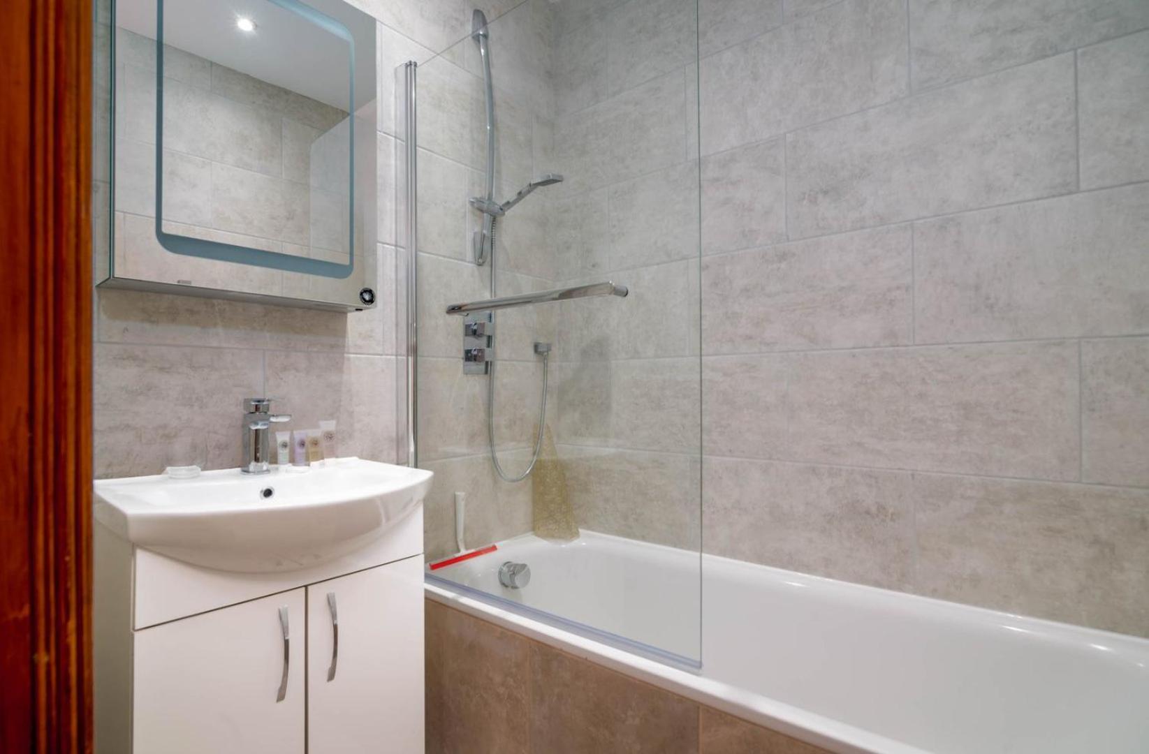 ロンドンGuestready - Central Converted Mews In Bayswaterアパートメント エクステリア 写真